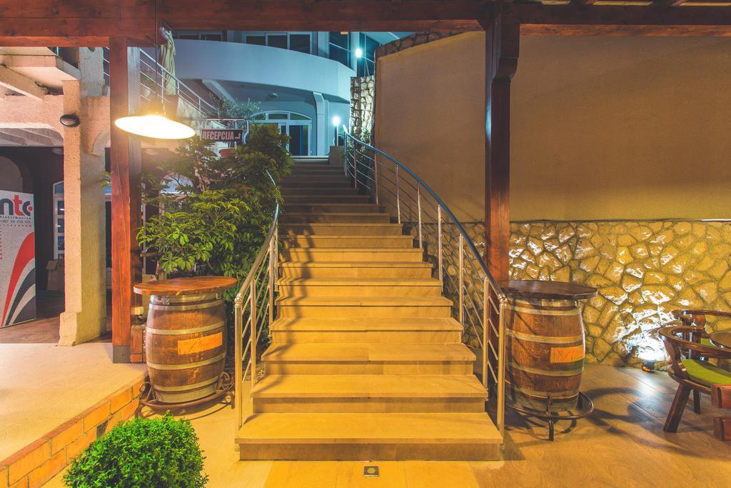 Apartments Deus Dobra Voda Dış mekan fotoğraf